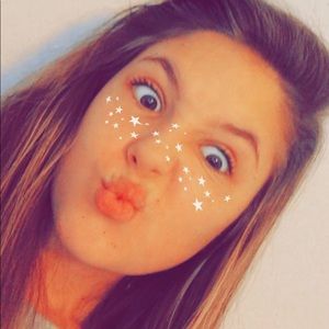 Meet your Posher, Alyssa